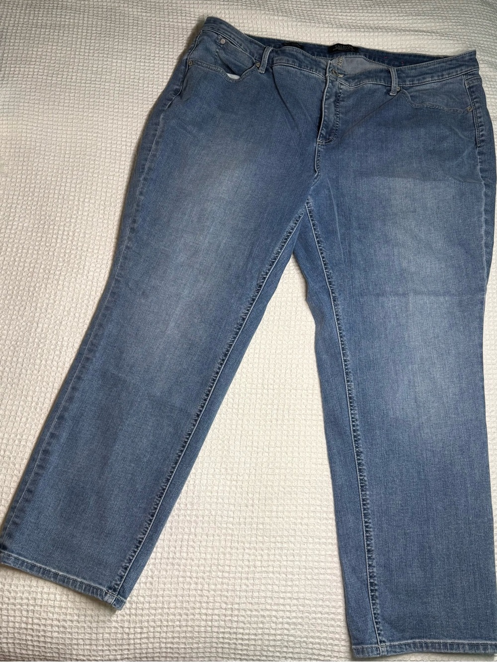 Talbots Straight Leg Women’s Jeans in Medium Blue Wash